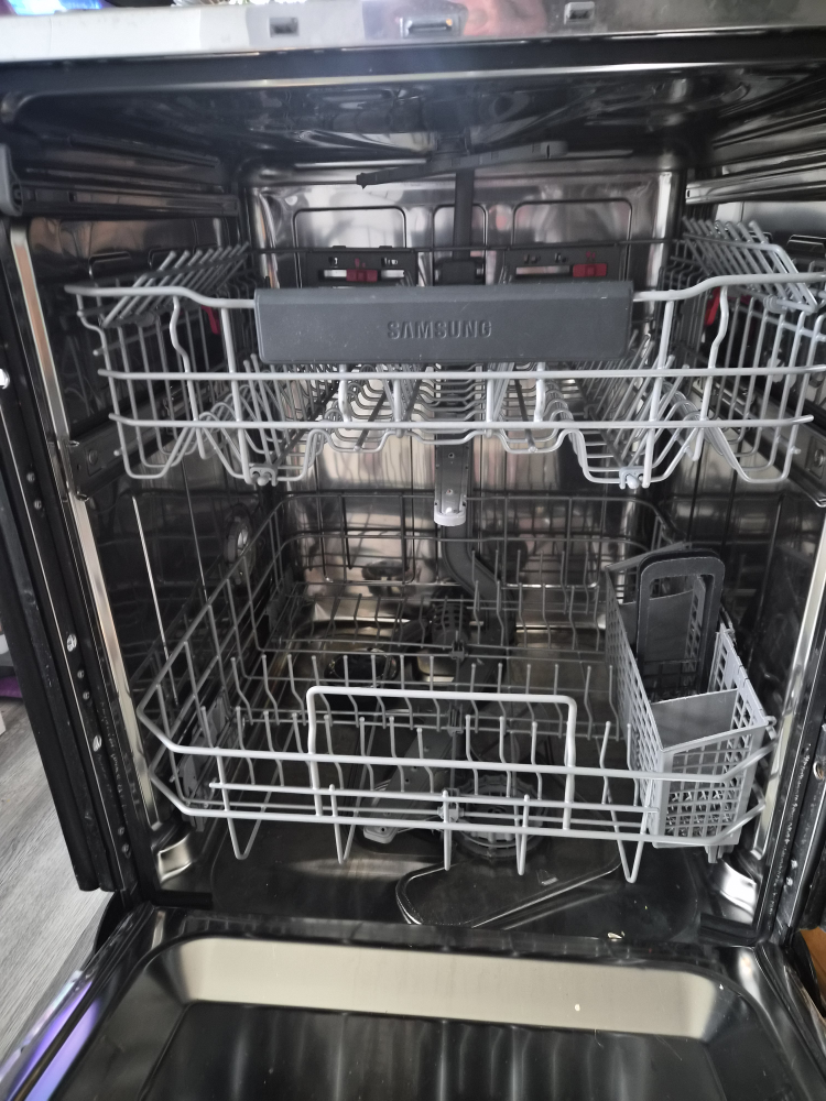 Samsung Dishwasher DW60R7061UG - photo 2