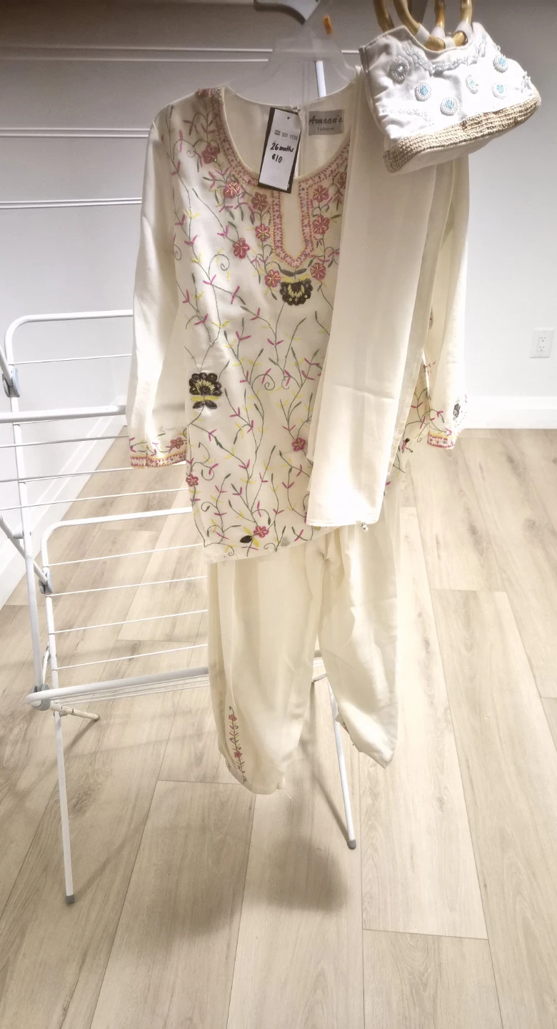 Indian Salwar Kameez Outfit with Dupatta and Bag - photo 2
