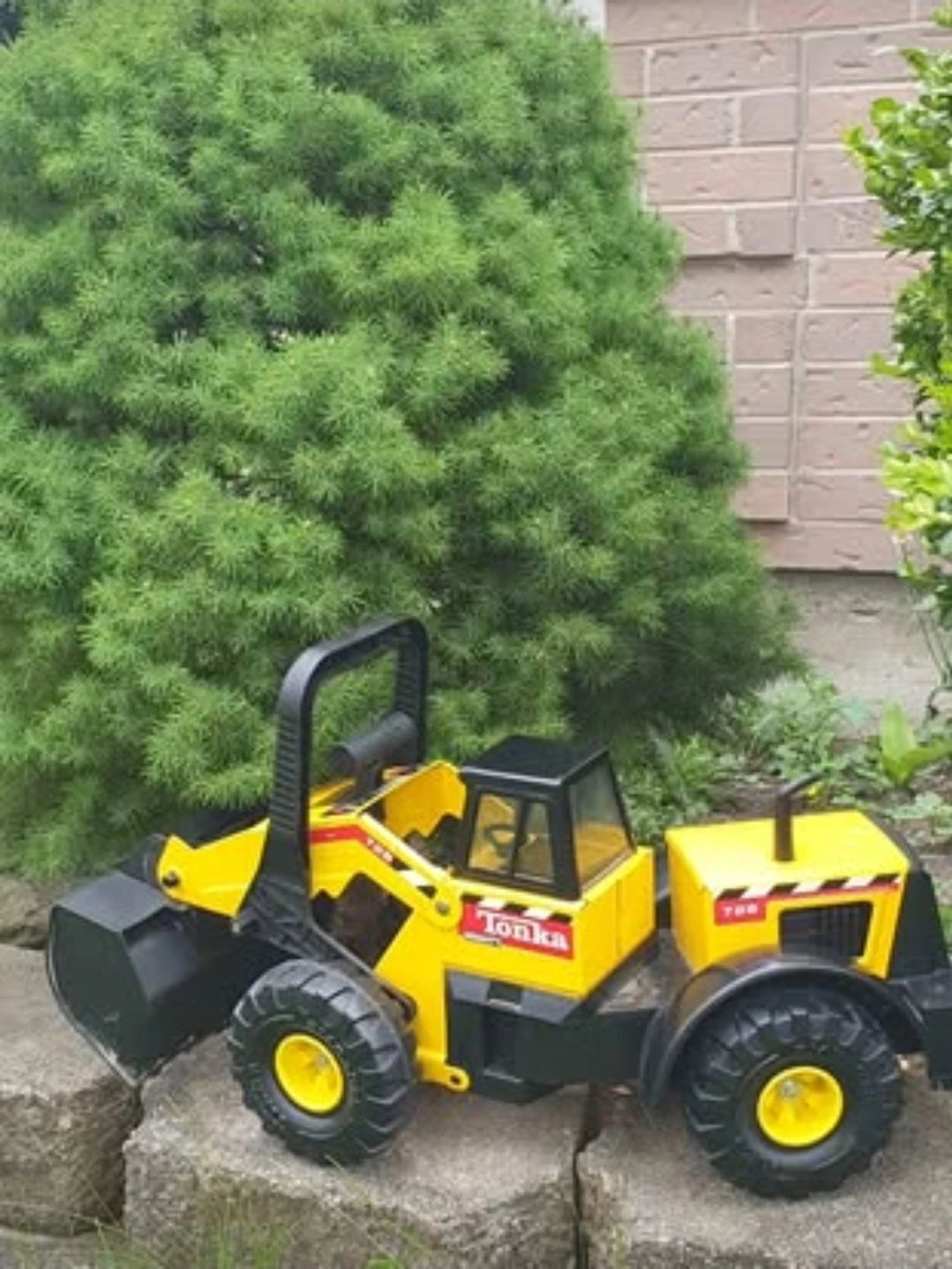 Tonka Classic Mighty Dump Truck and Loader - photo 3