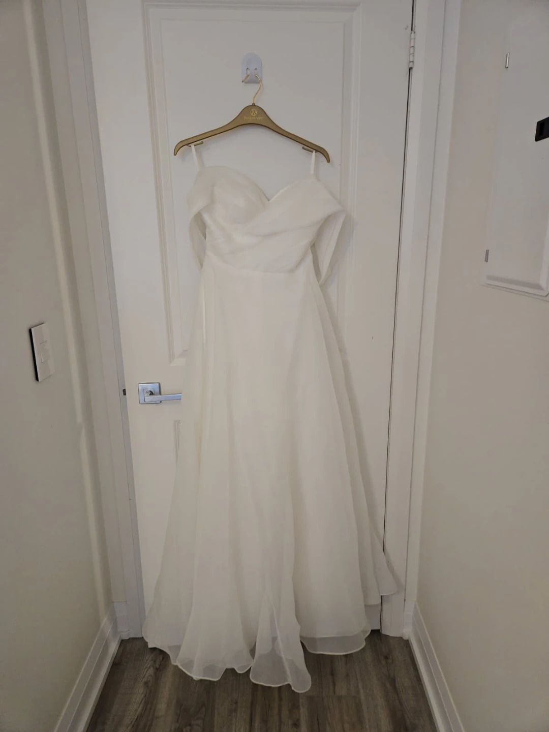 White (ivory) Wedding Dress - photo 3