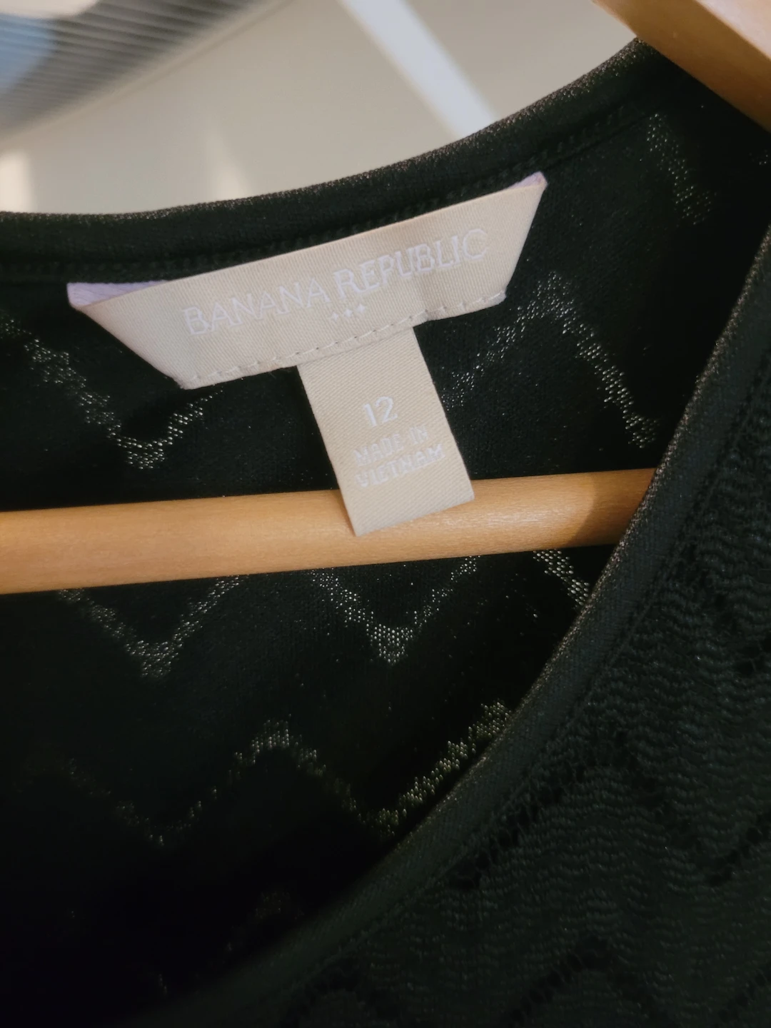 Banana Republic Black Sleeveless Top Size 12 - photo 2