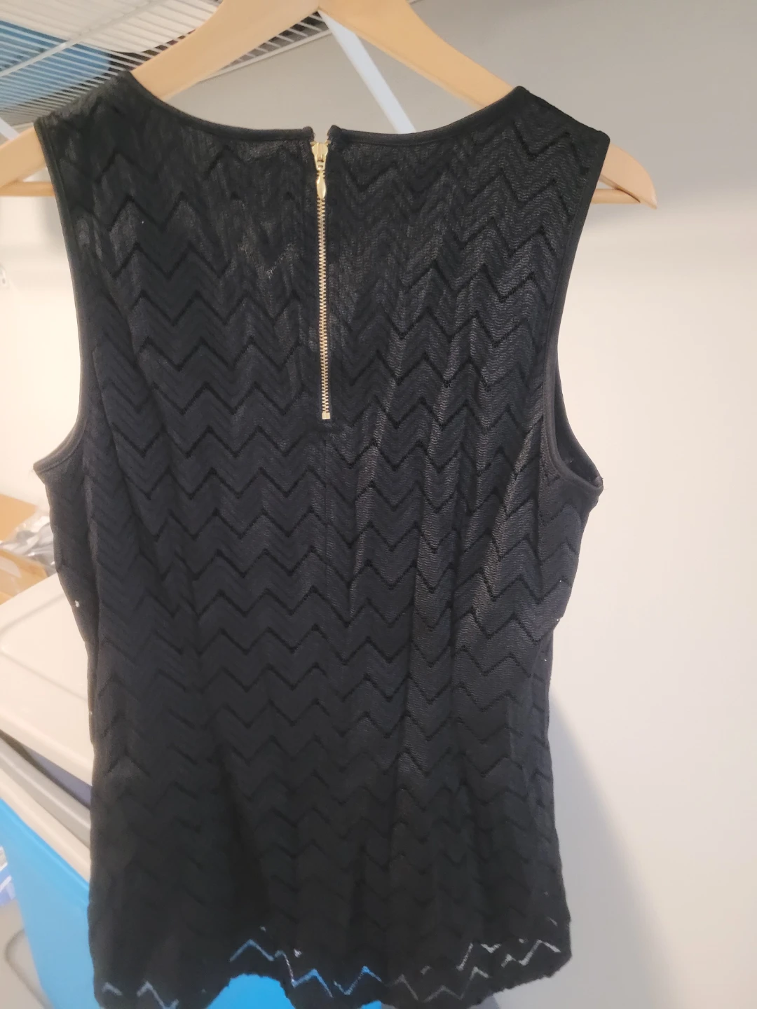 Banana Republic Black Sleeveless Top Size 12 - photo 3