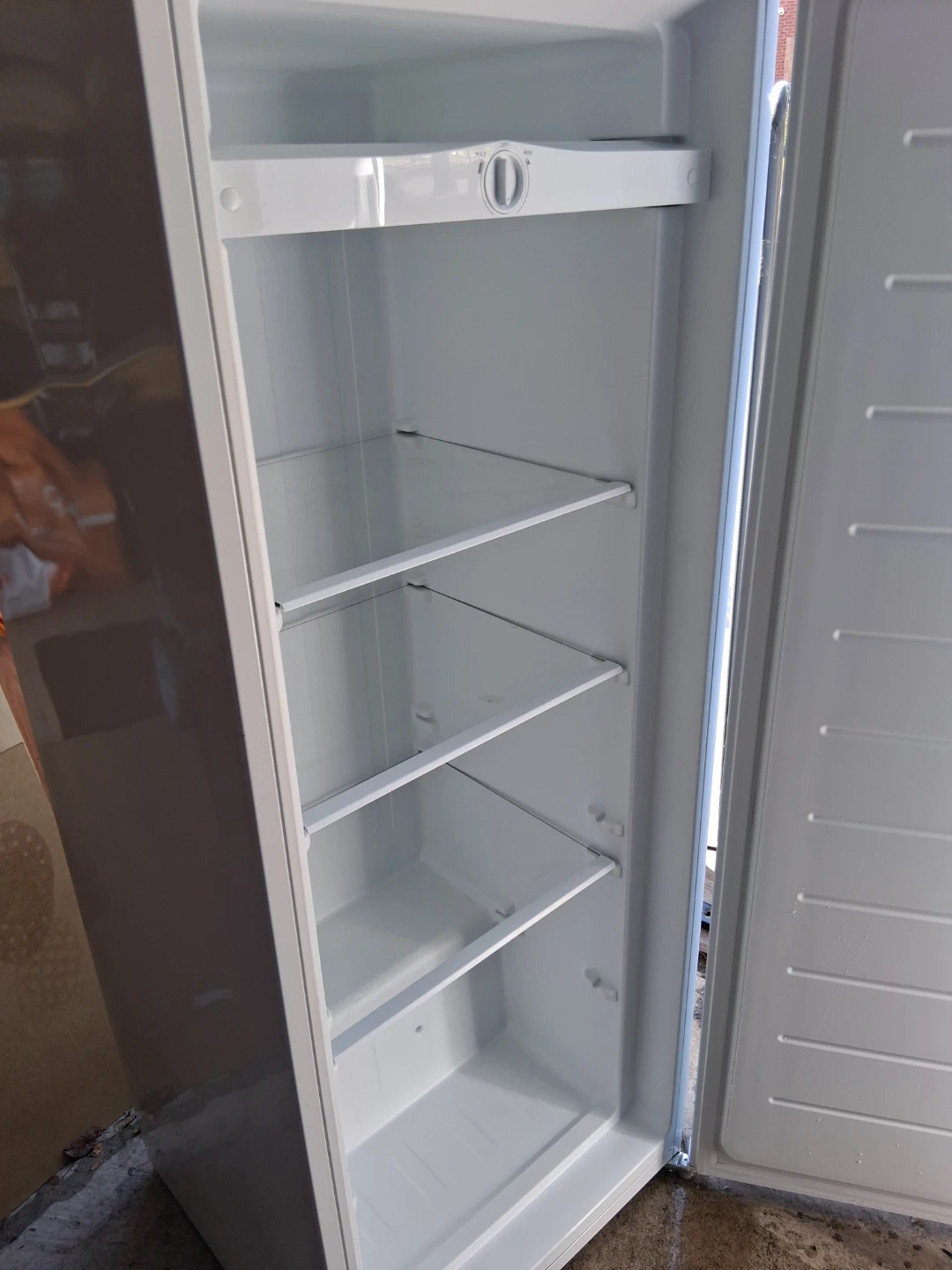 Koolatron Upright Freezer KTUF196 - photo 2