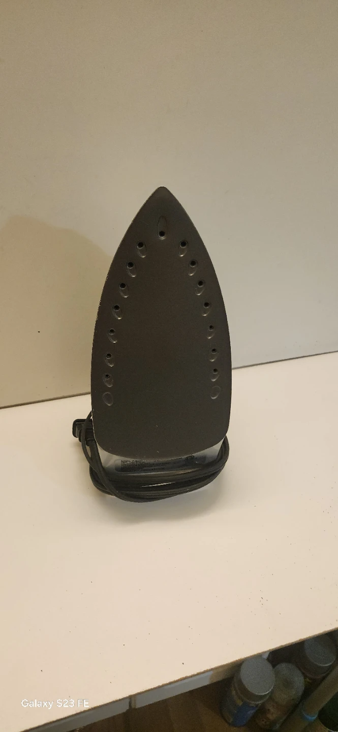BLACK+DECKER Travel Iron - photo 3