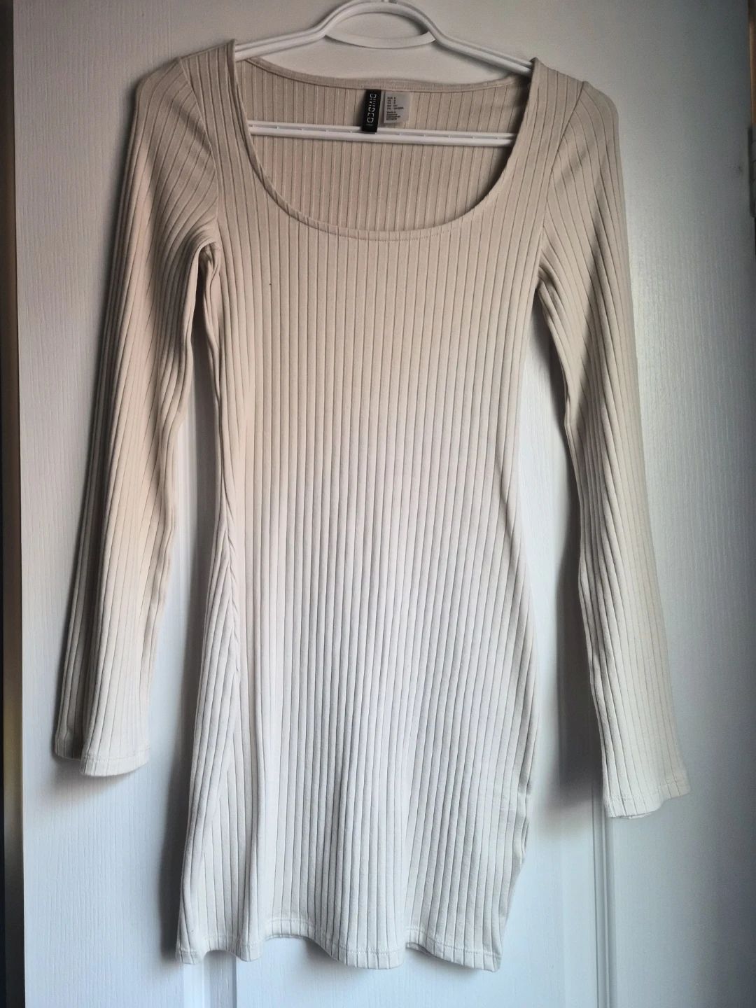 DIVIDED Ribbed Long Sleeve Top