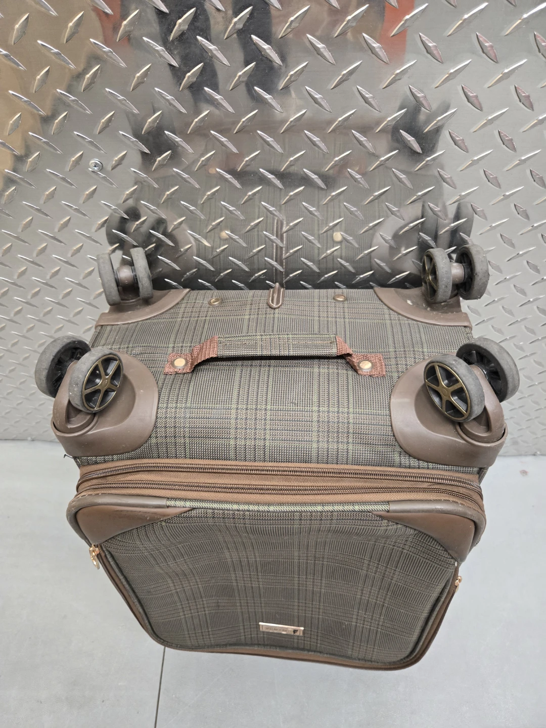 London Fog 21" Devonshire Spinner Carry On Suitcase - photo 5