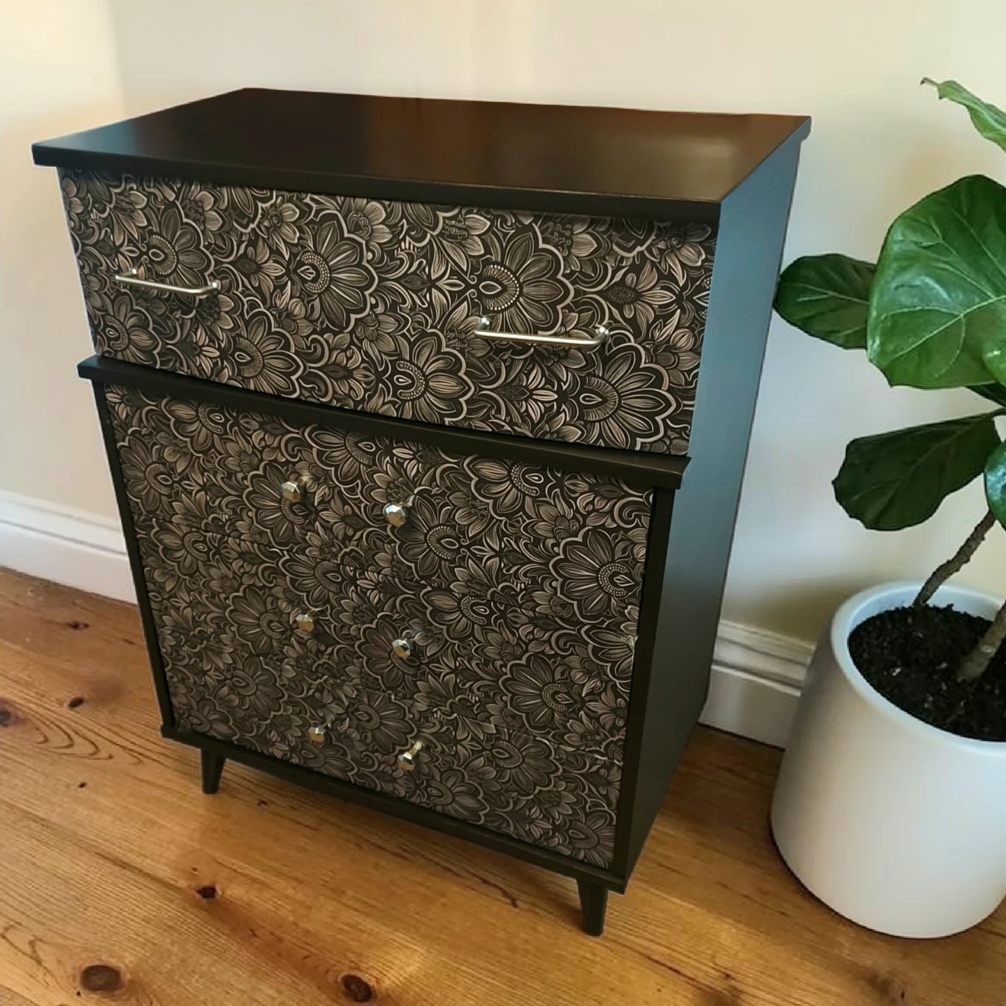LIKE BRAND NEW - Mid Century Black 4 Drawer Dresser - photo 5
