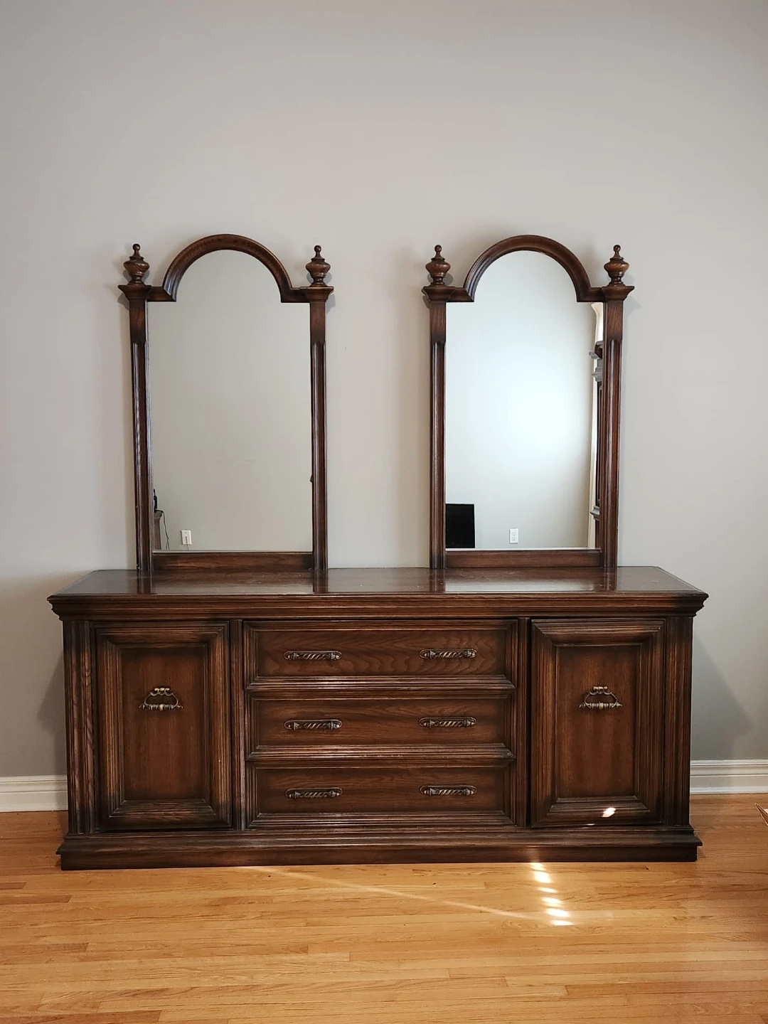 Estate sale furniture - photo 5