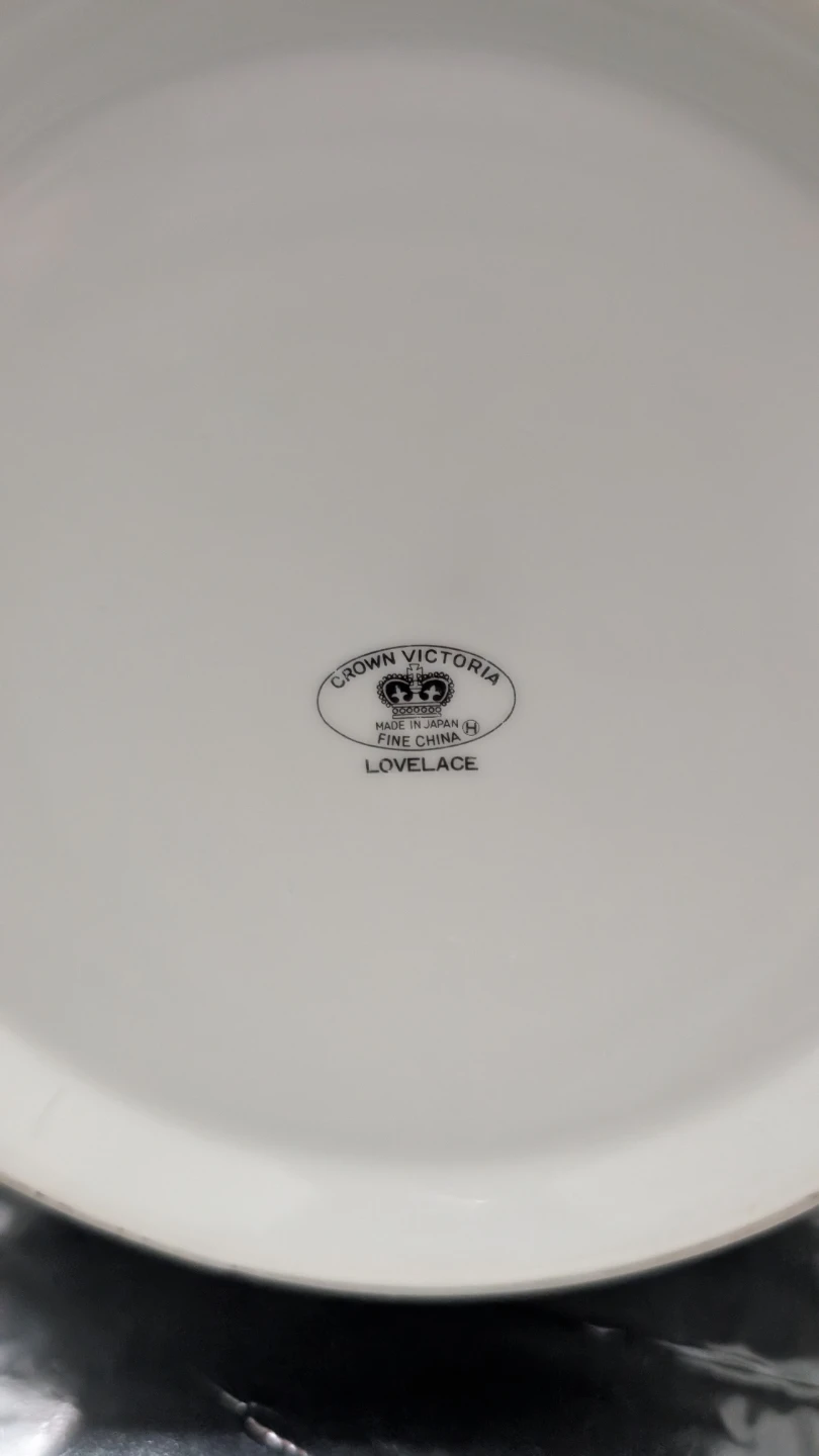 Crown Victoria Lovelace Serving Dish - photo 4