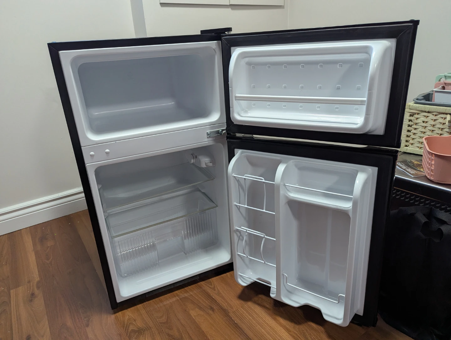 HOMCOM Mini Fridge - photo 2