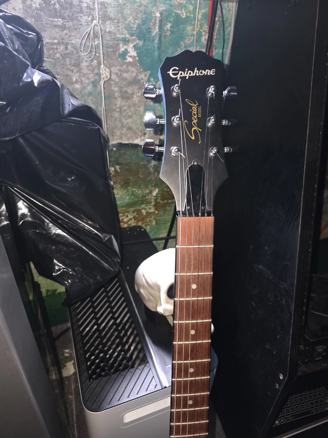 Epiphone Special Model Electric Guitar - photo 4