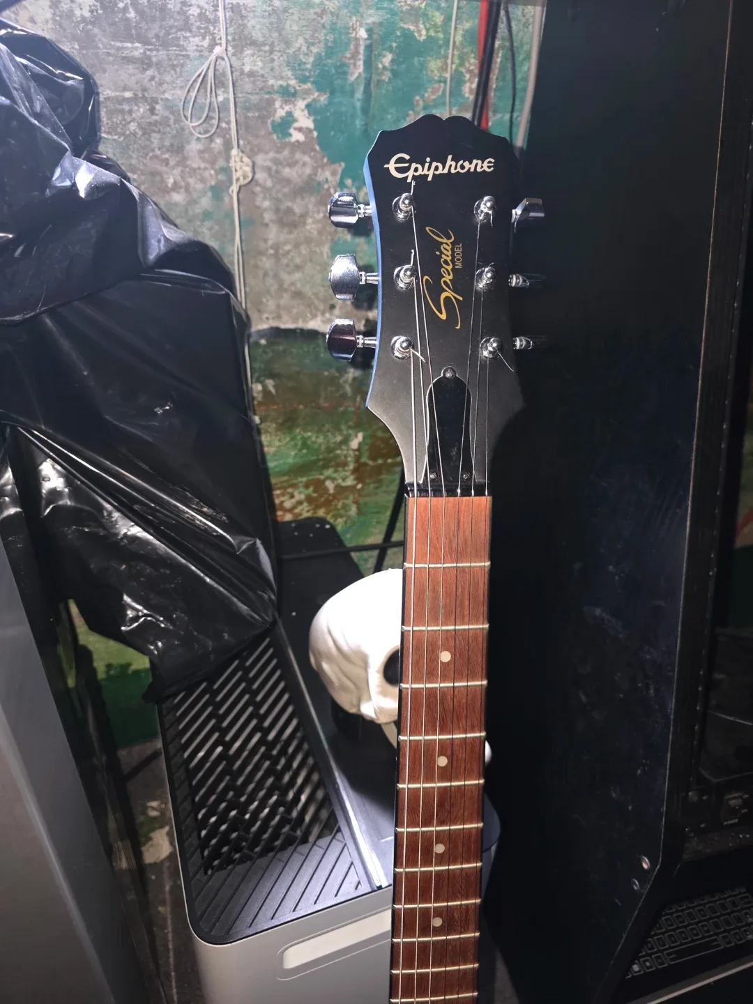 Epiphone Special Model Electric Guitar - photo 4