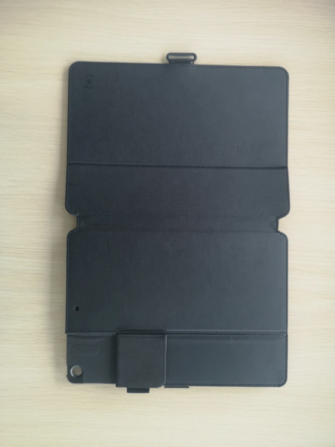 Speck Black iPad Case