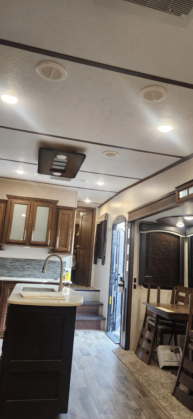 Keystone Cougar Fifth Wheel RV - photo 3