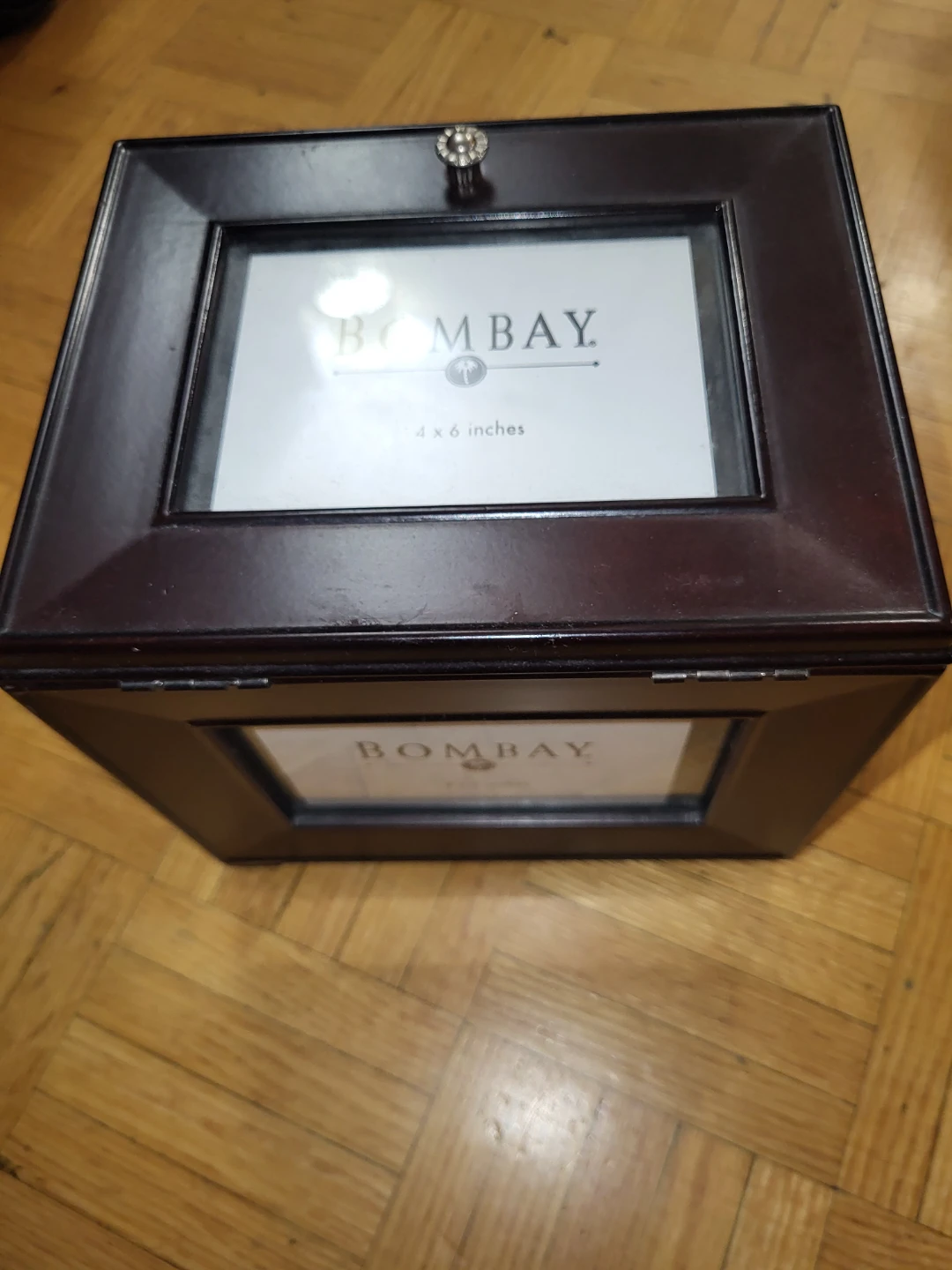 ⚽️ Bombay Wooden Photo Album Box with 4x6 Inch Frames