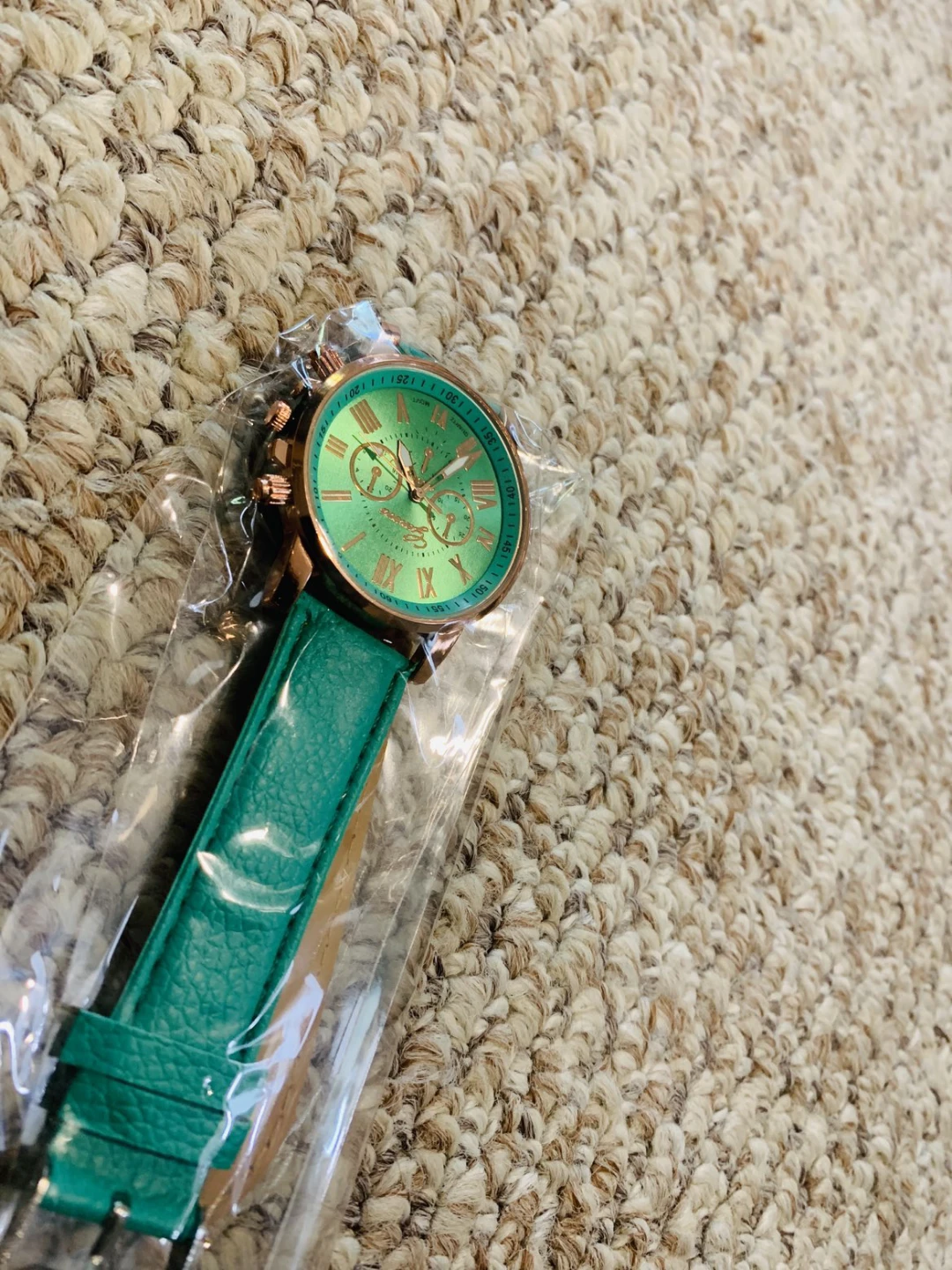 Women's Quartz Watch with Faux Leather Strap - photo 5