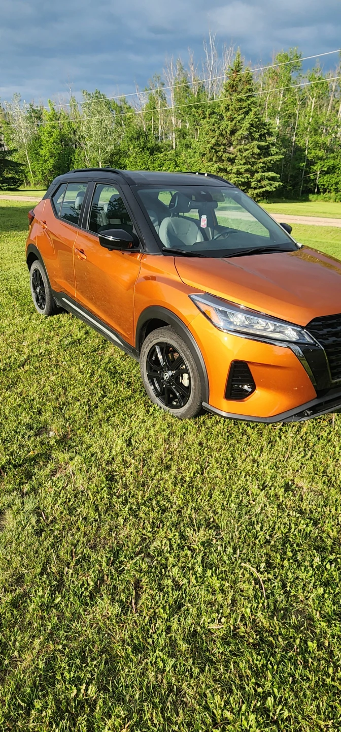 2024 Nissan Kicks SR Orange