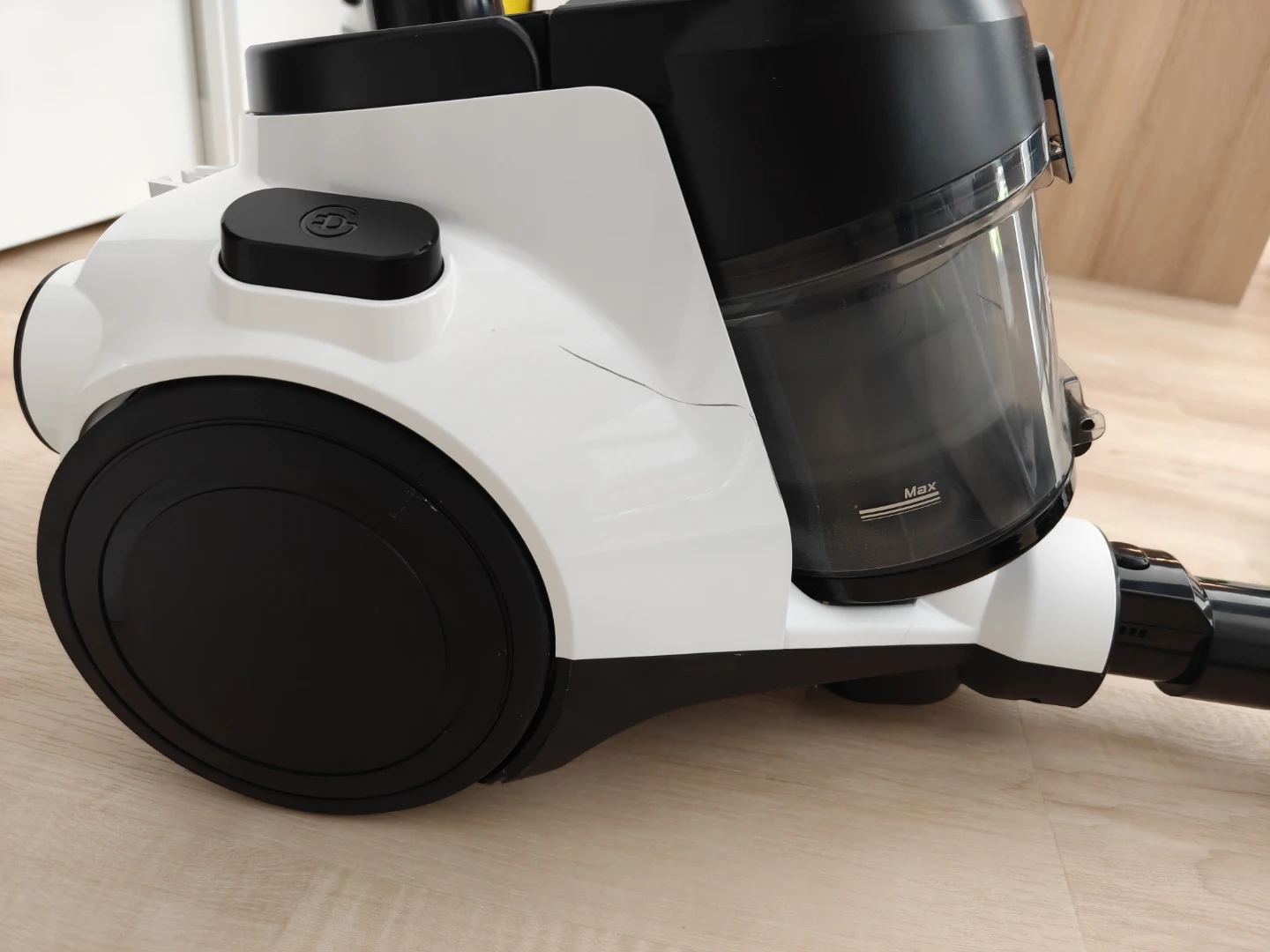 Eureka Vacuum Cleaner - photo 3