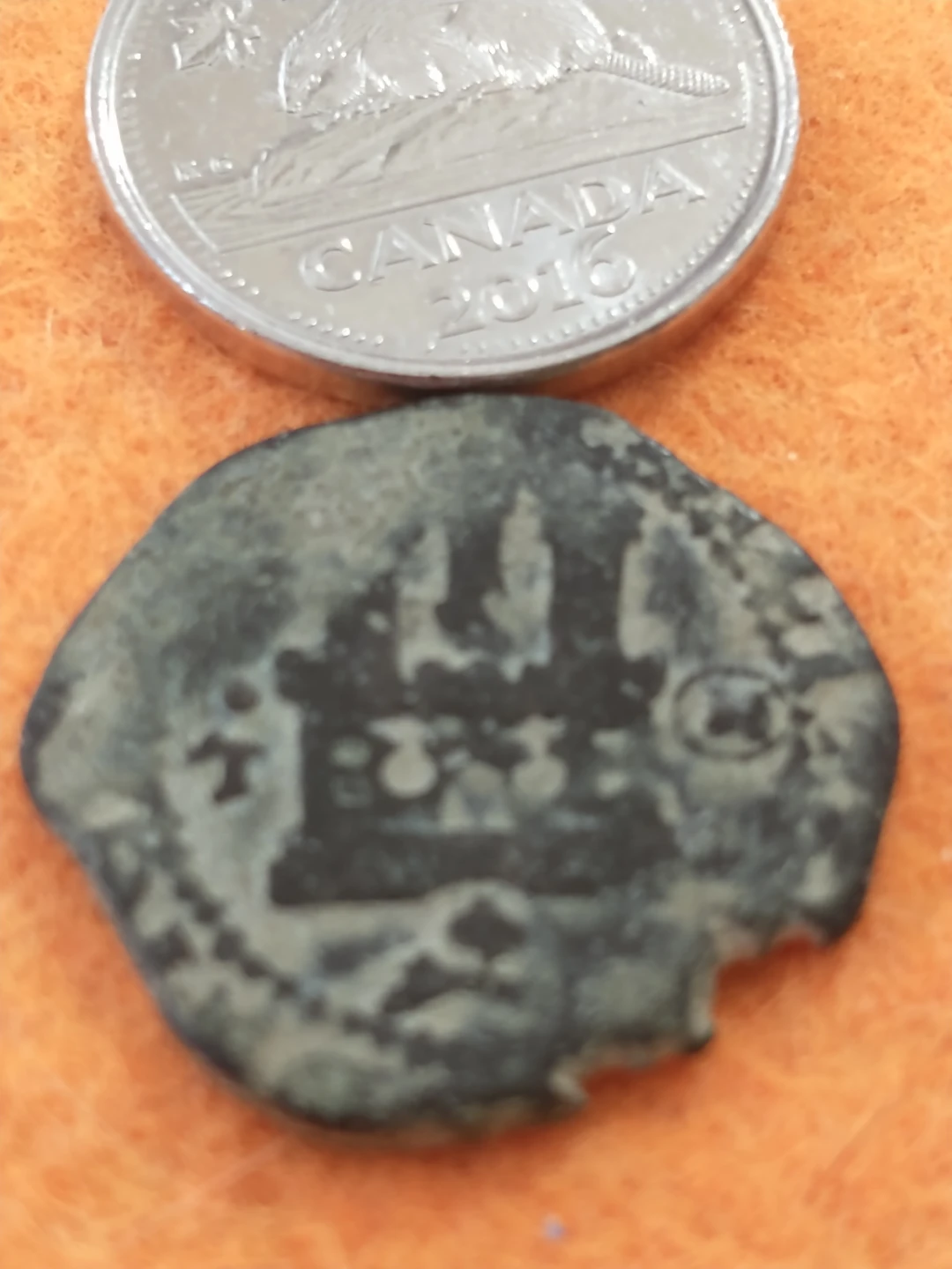 Lovely C. 1500s-1600s Spanish medieval coin castle/lion - photo 3