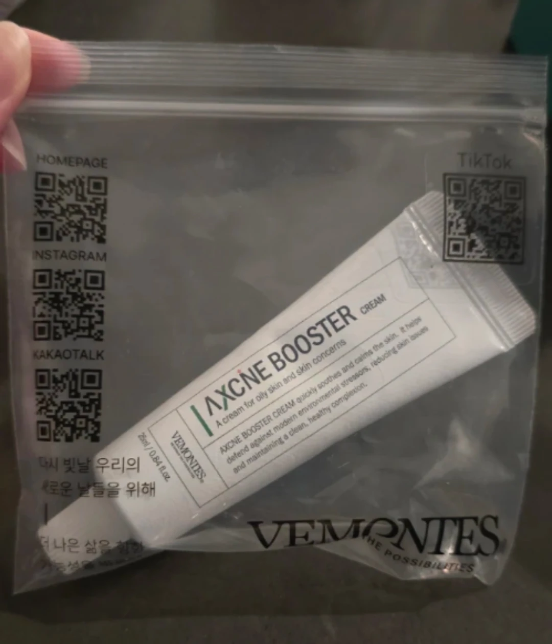 Vemonties AXCNE Booster Cream