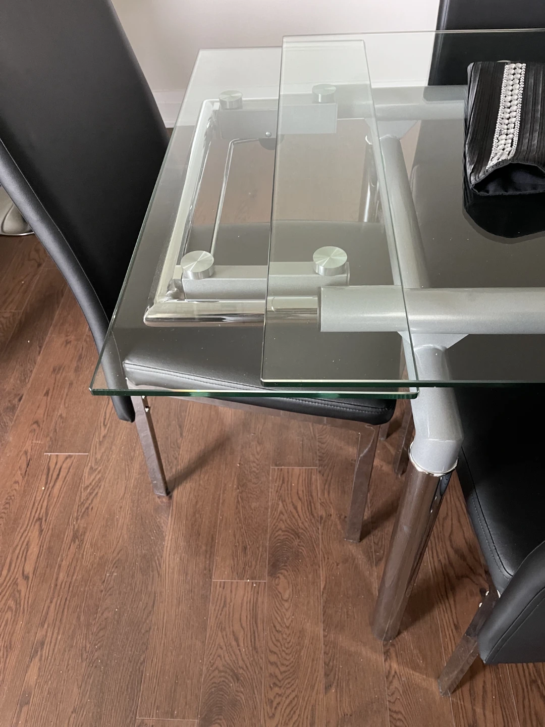 Structube Dining set and custom Sofa bed for sale!!!!! - photo 2