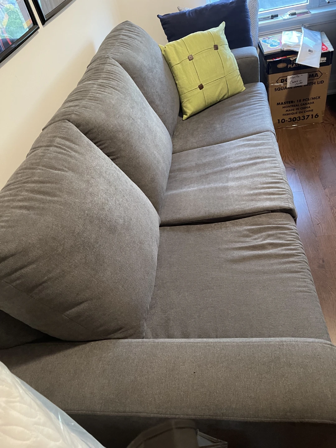 Structube Dining set and custom Sofa bed for sale!!!!! - photo 3
