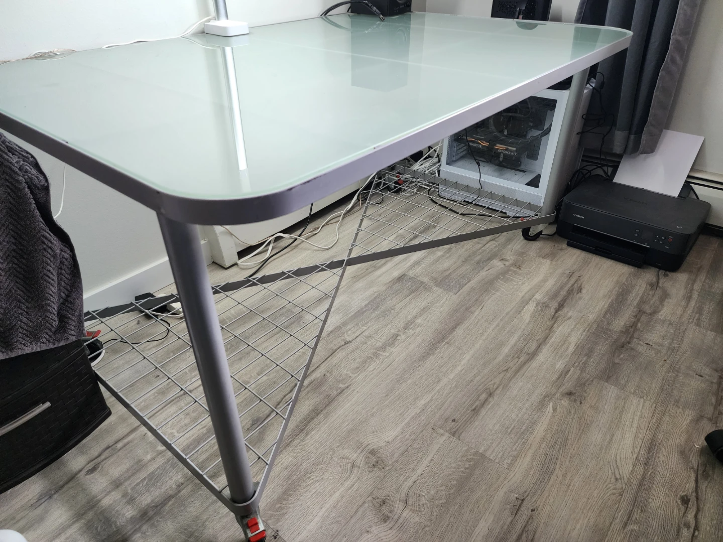 Free desk/table (55" x 35") - photo 2
