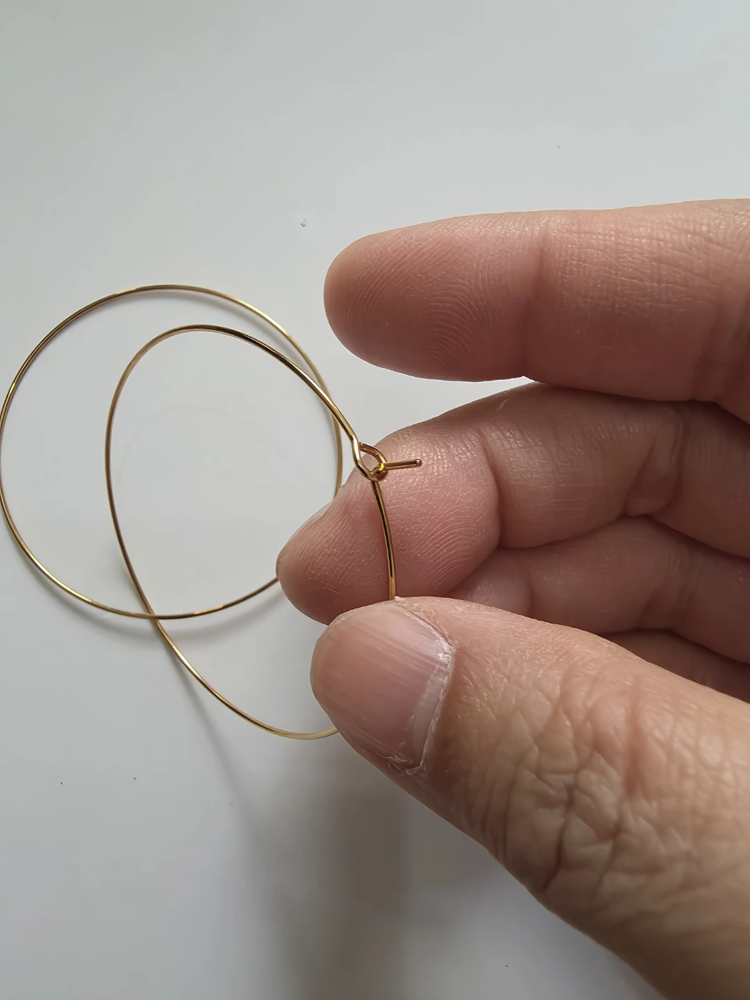 Thin Gold Tone Hoop Earrings Large ⚽️ - photo 2