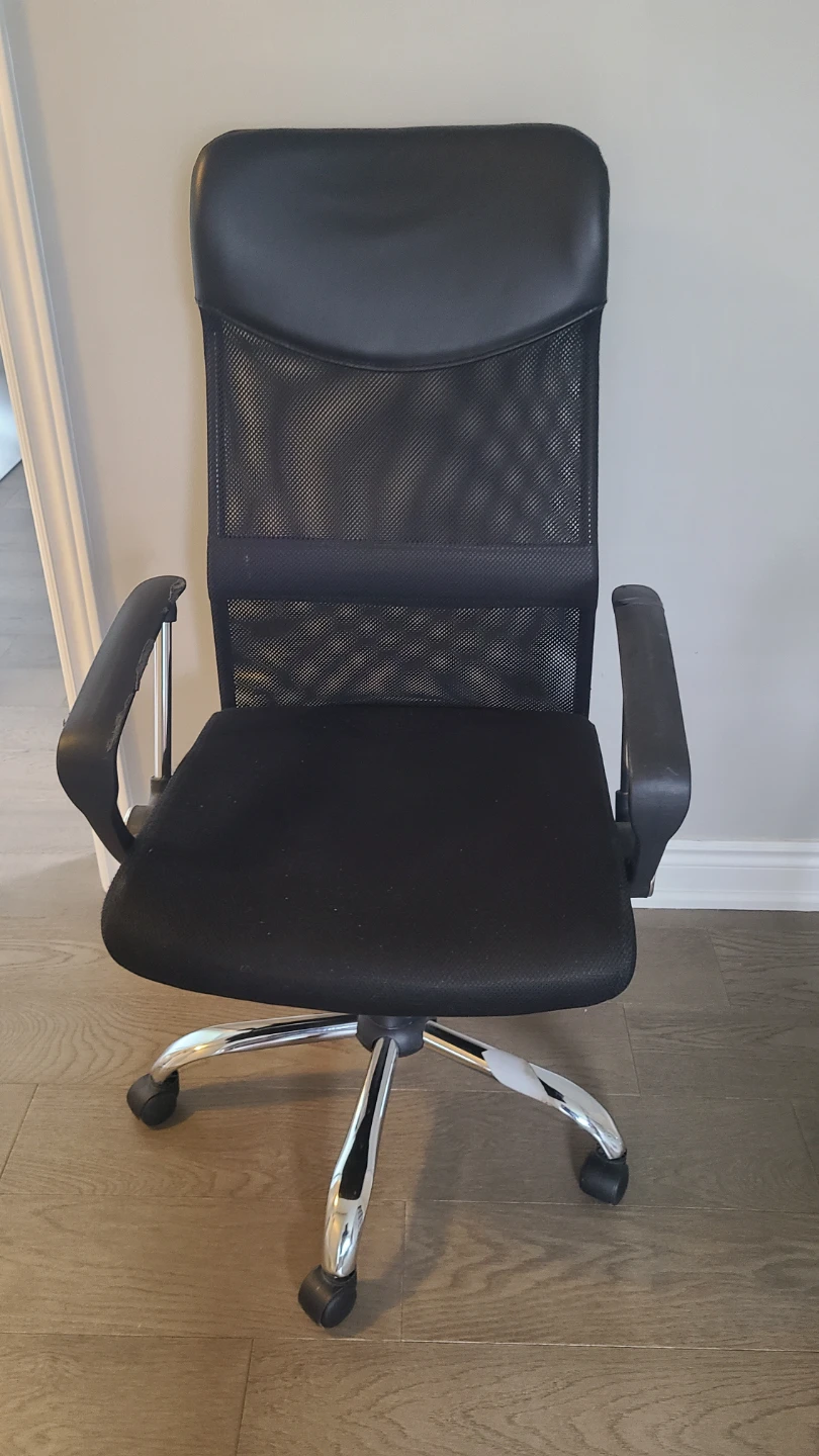 Black Mesh Office Chair with Padded Headrest