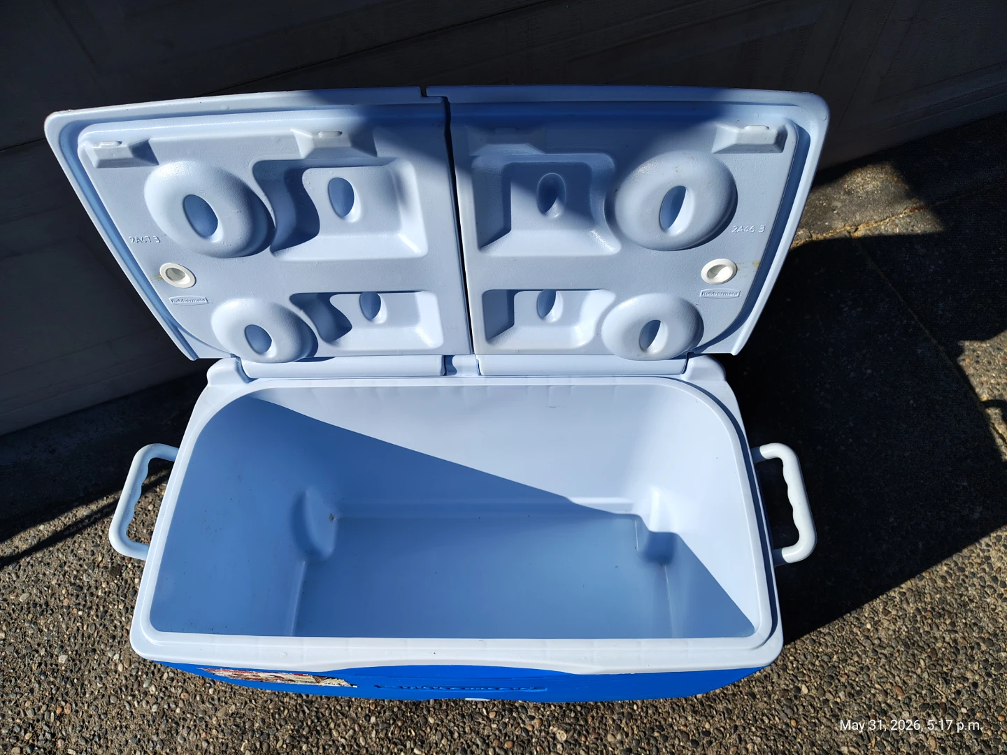 Rubbermaid 60 Quart Wheeled Cooler with Drain Plug 🥕 - photo 4