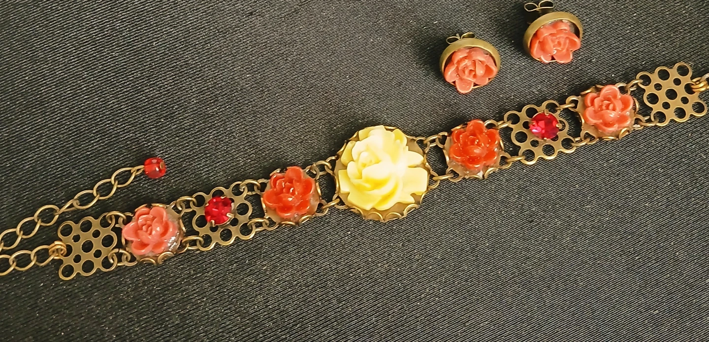 Rose Charm Bracelet and Earrings Set - photo 5