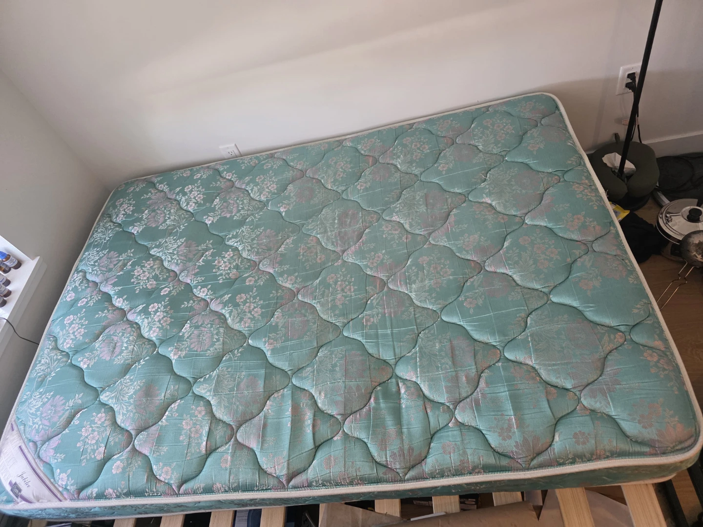 Full size mattress