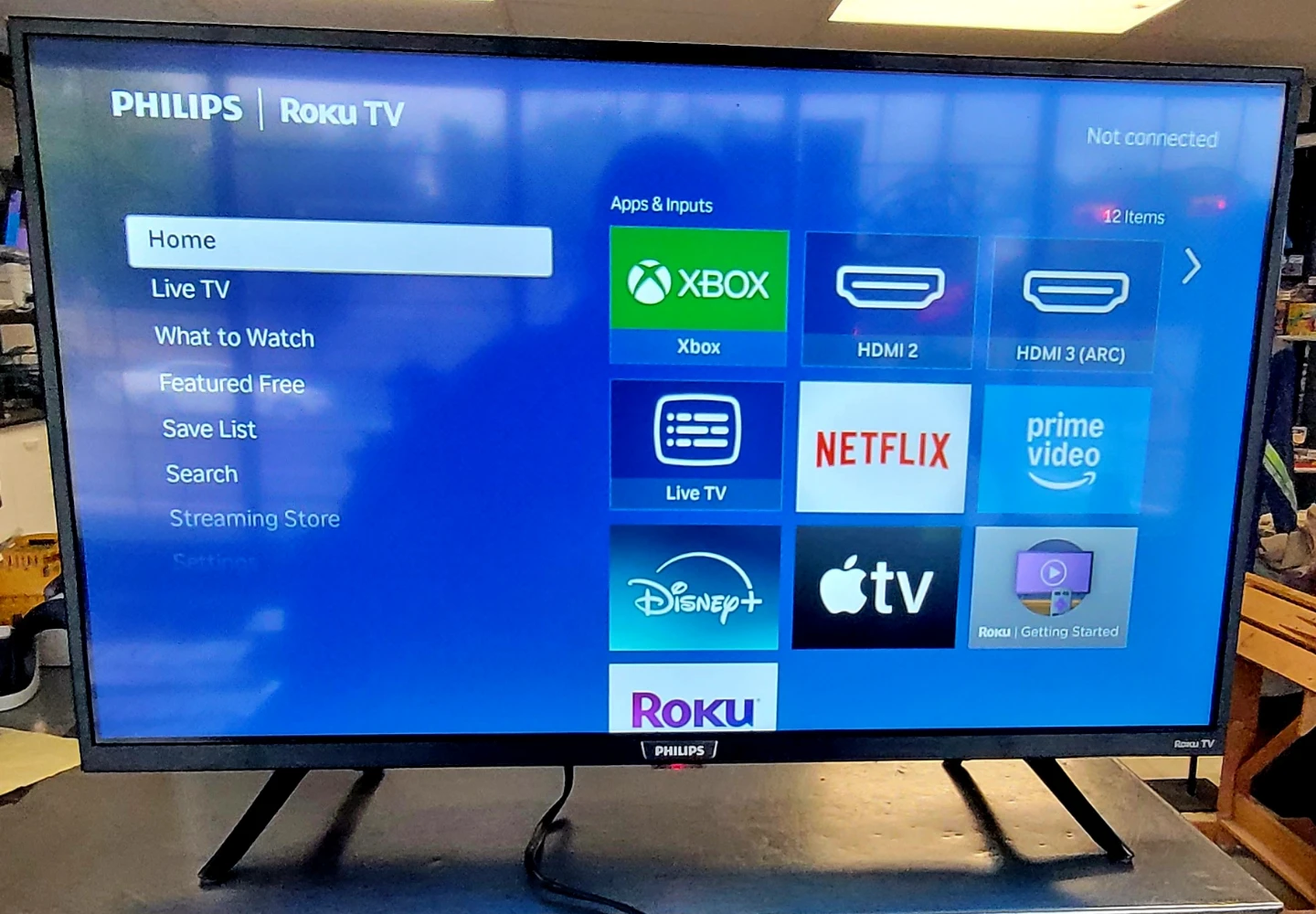 32" 780p Philips Roku TV (32605556)