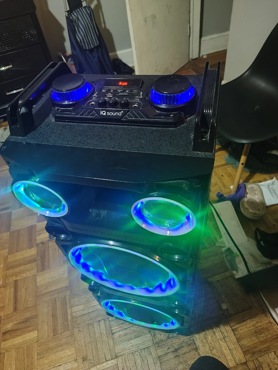 iQ Sound Party Speaker with LED Lights