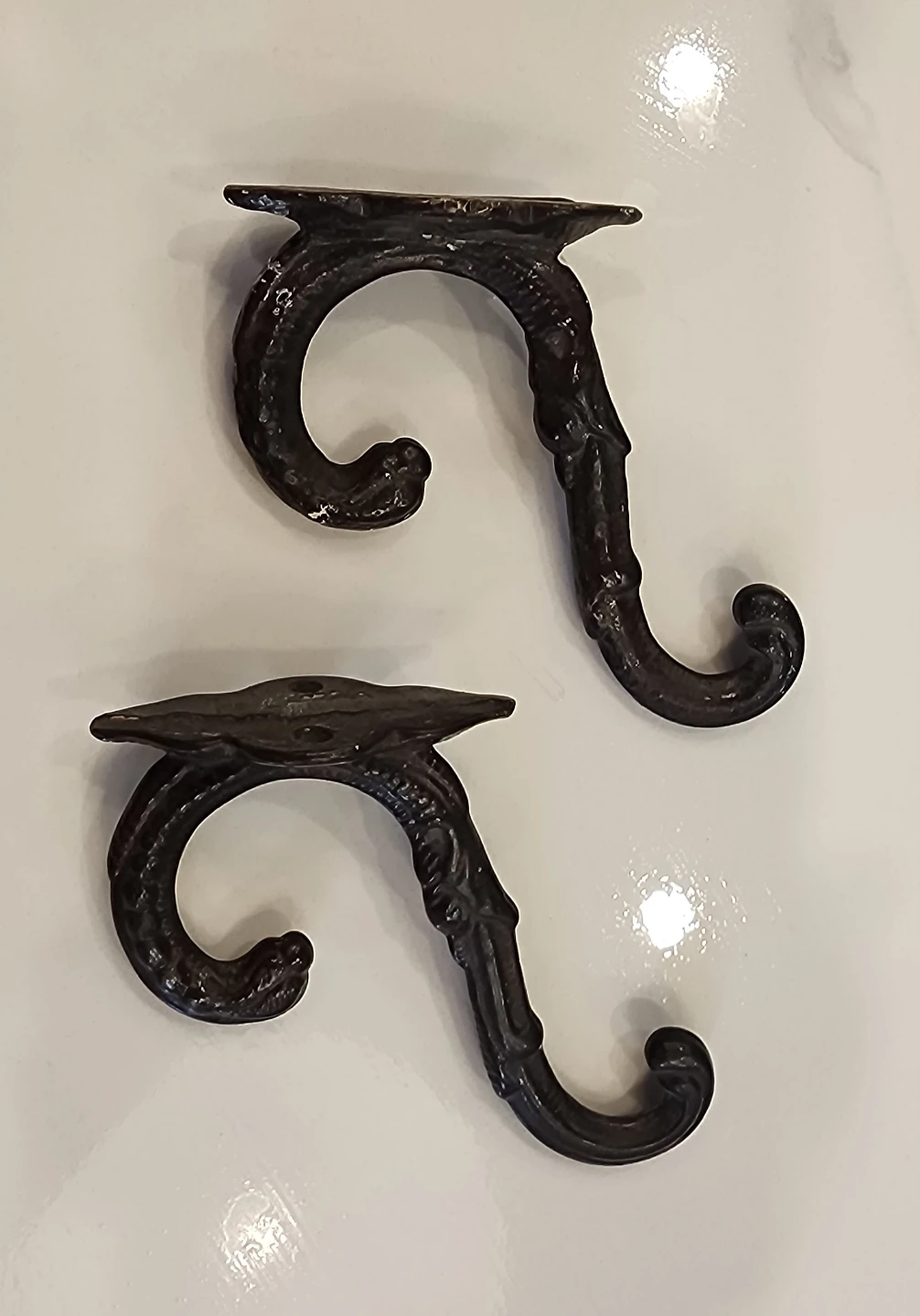 Set of 2 Decorative Cast Iron Hooks