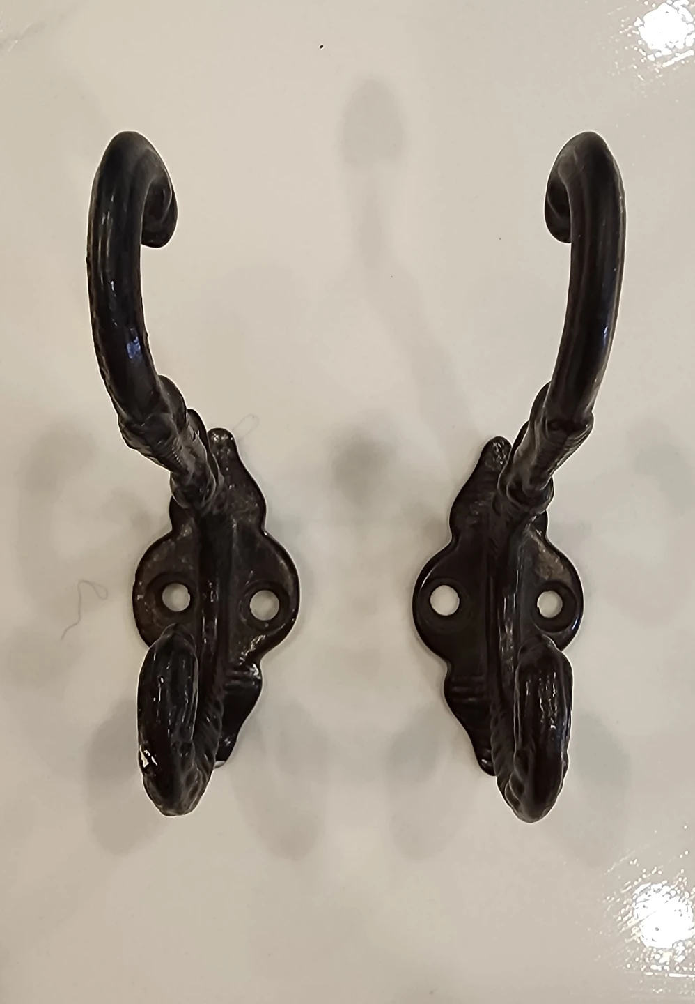 Set of 2 Decorative Cast Iron Hooks - photo 3