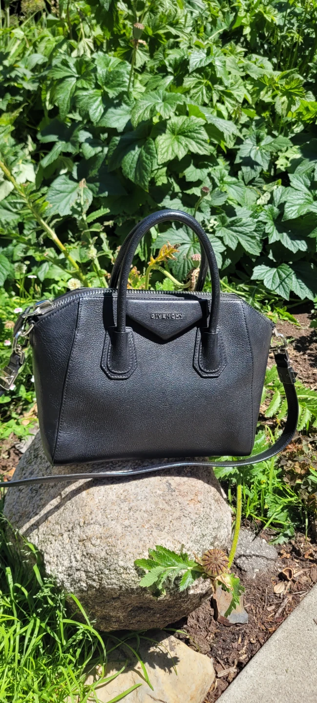Authentic Givenchy Patagonia Medium - photo 2
