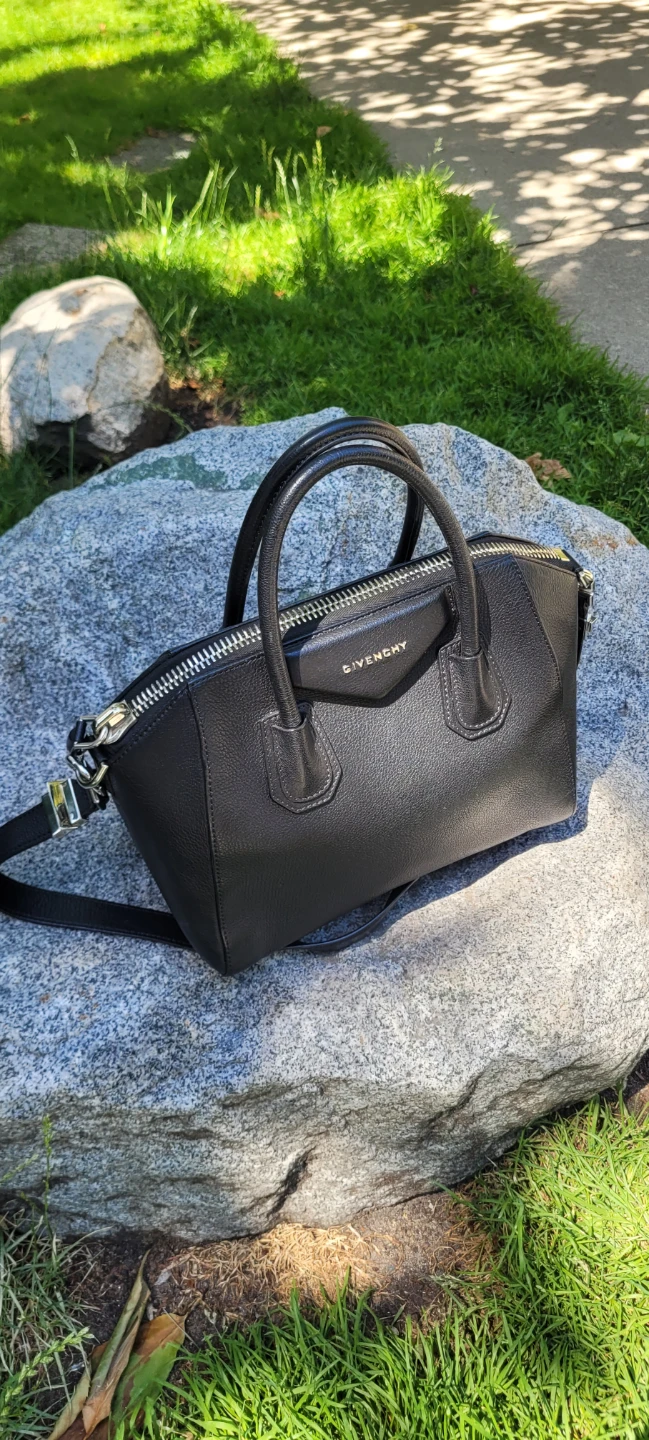 Authentic Givenchy Patagonia Medium - photo 5
