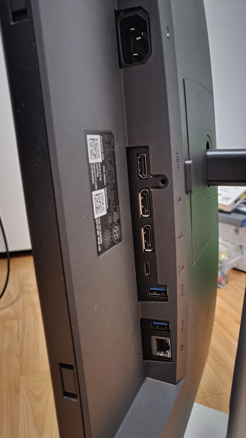Dell 24" USB-C Hub Monitor (P2422HE) - photo 4