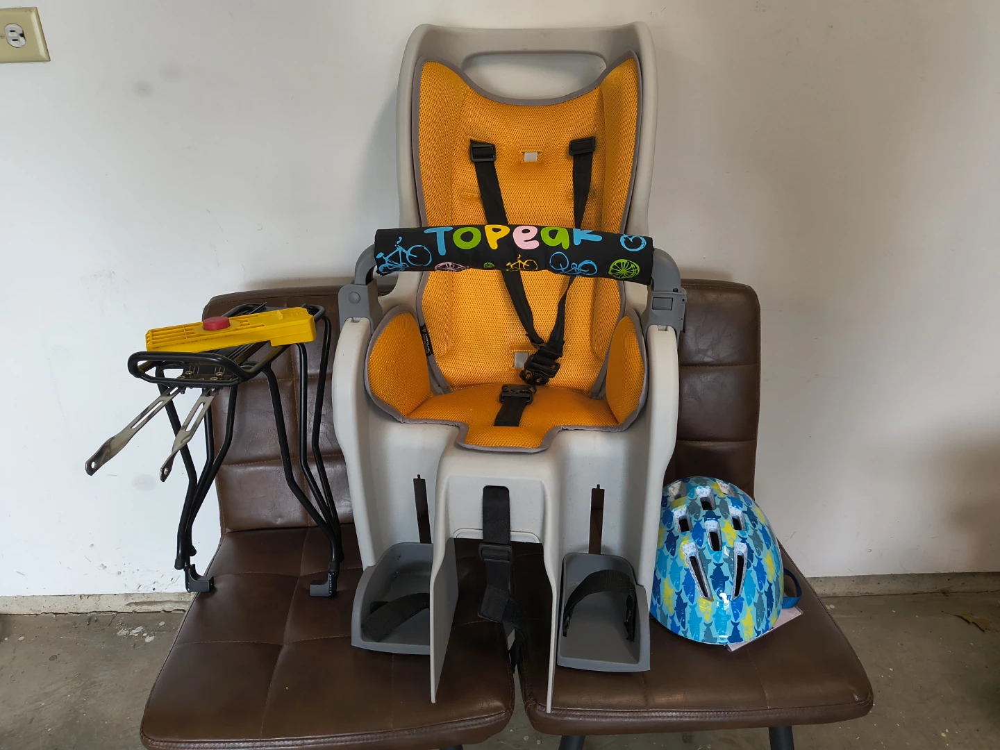 Topeak BabySeat II Child Bike Seat with helmet