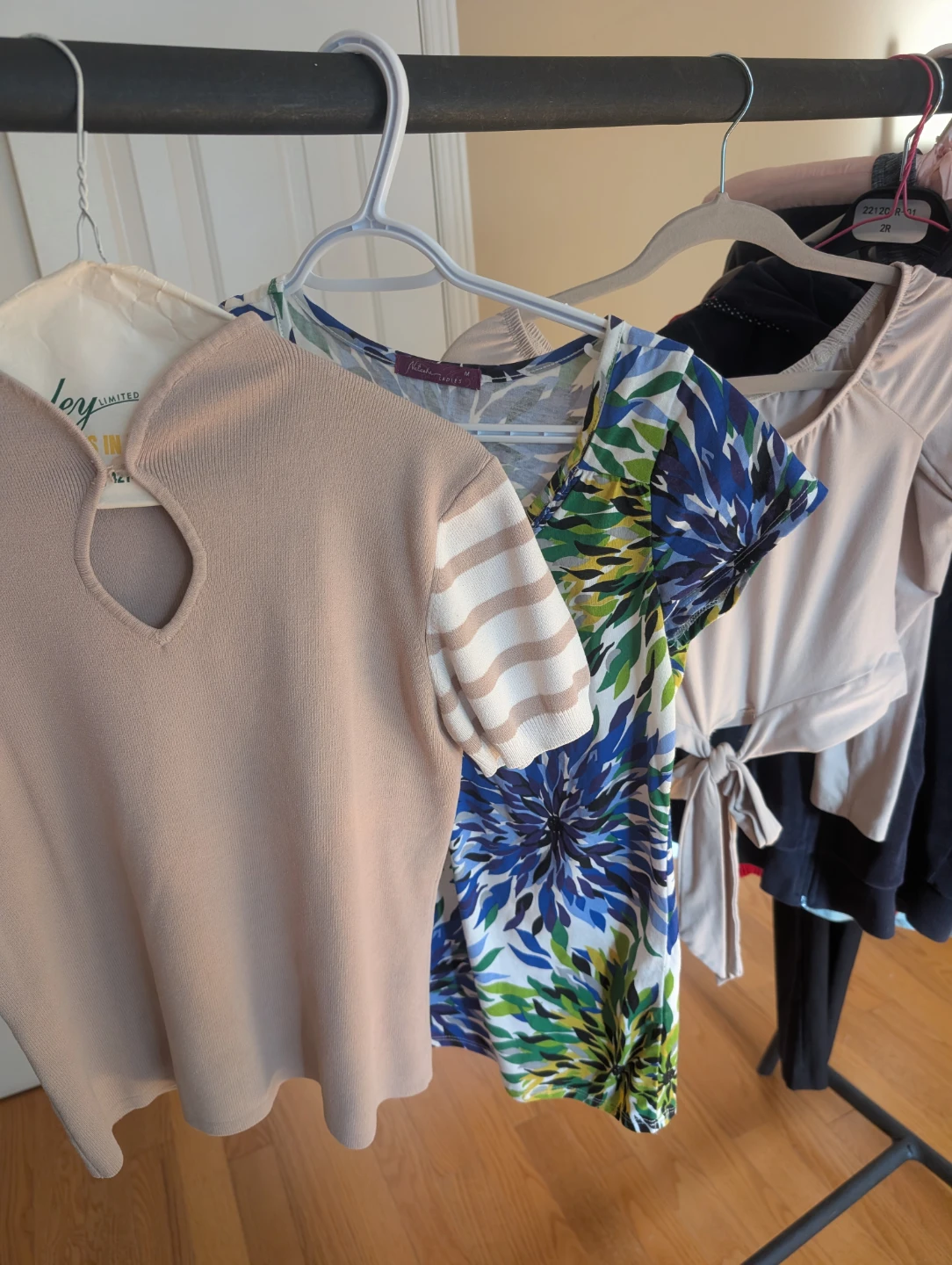 Women's Clothing Bundle Size M - 15 items - photo 5