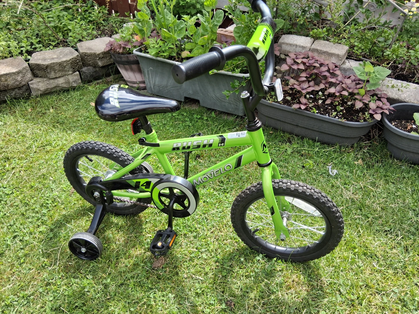 Movelo Rush Kids Bicycle 14 " like new tune up