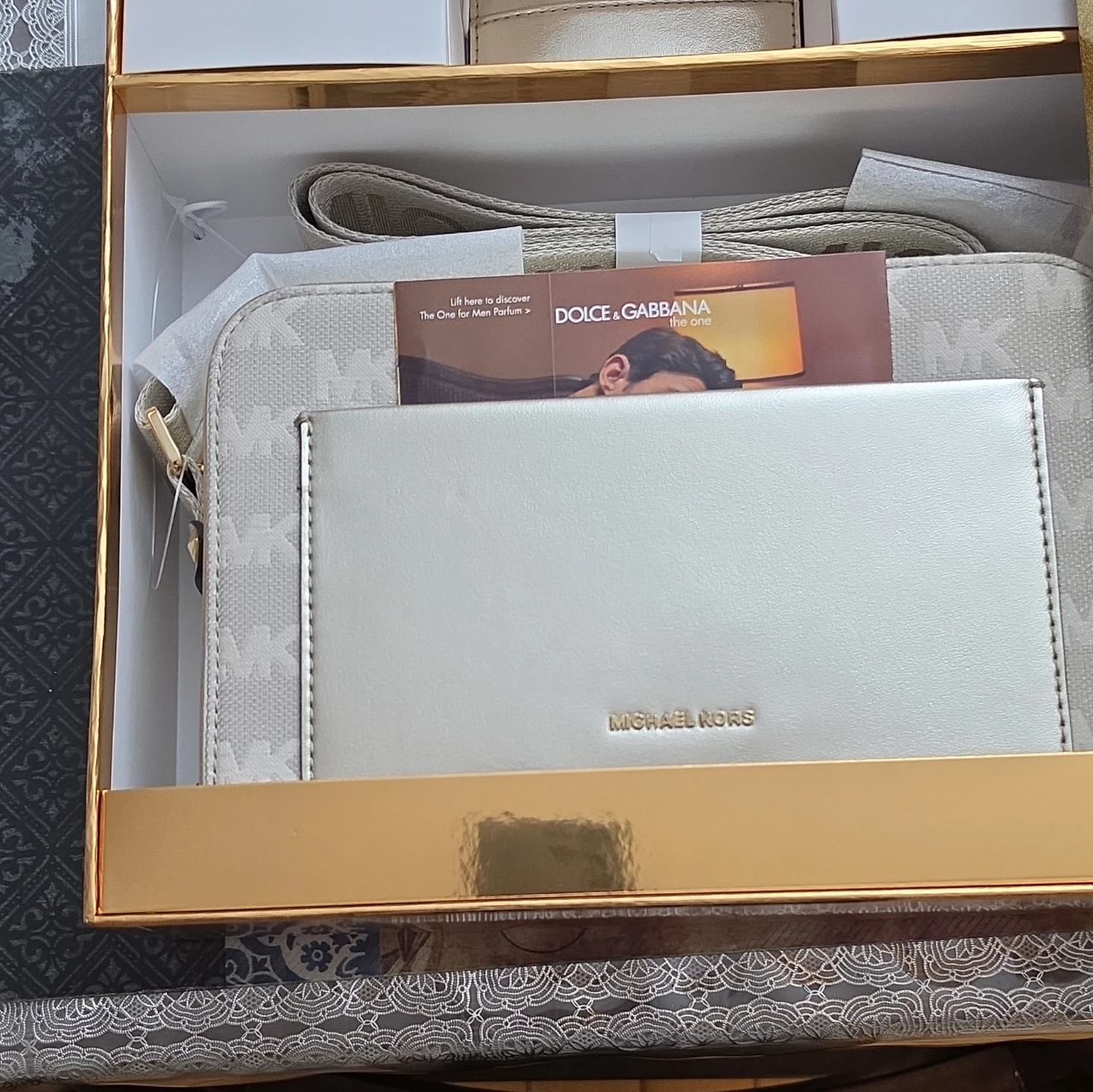 Michael Kors Pale Gold Maeve Shoulder Bag Set - photo 5