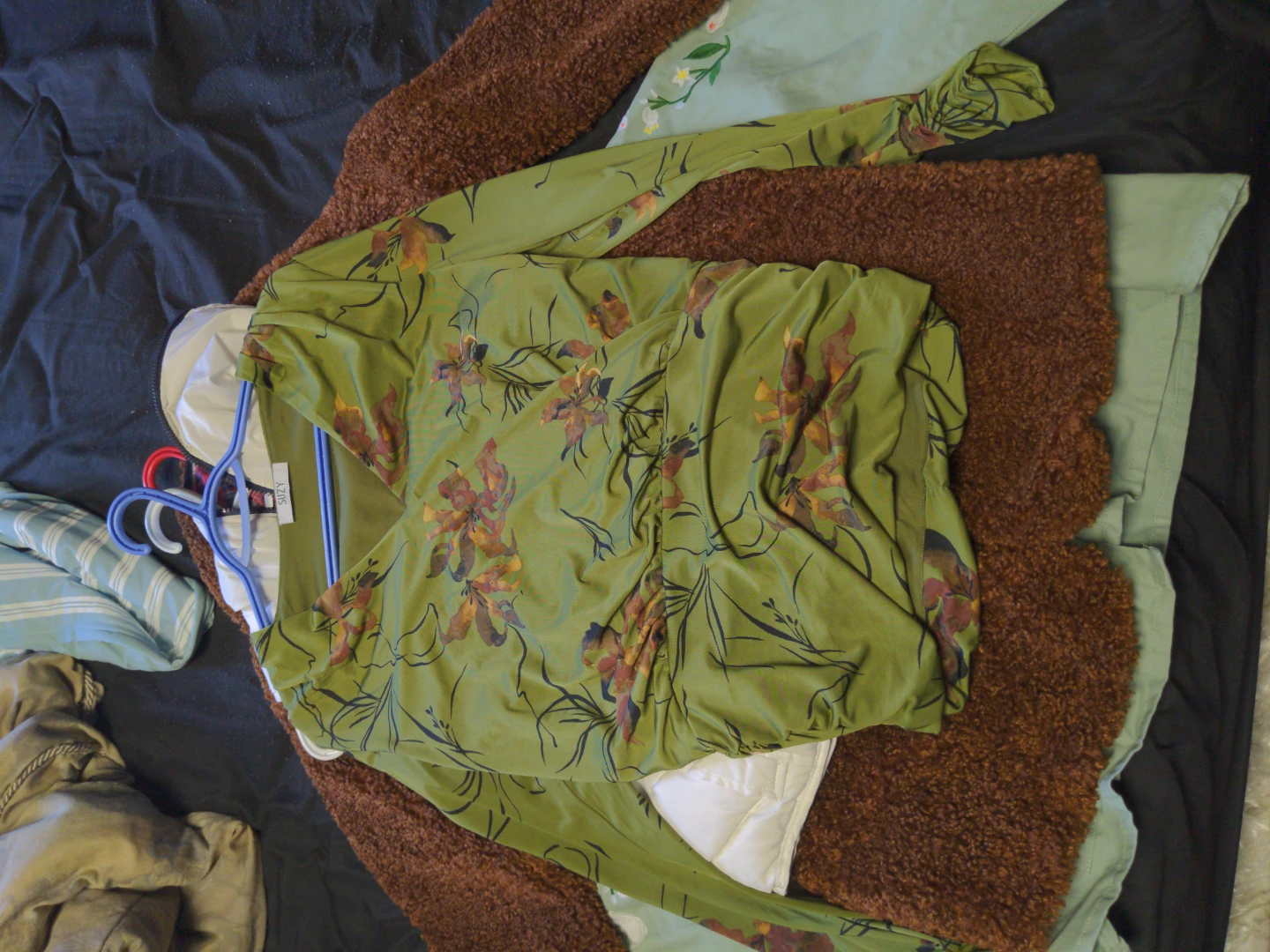 Clothes ranging from $5-$10 - photo 4