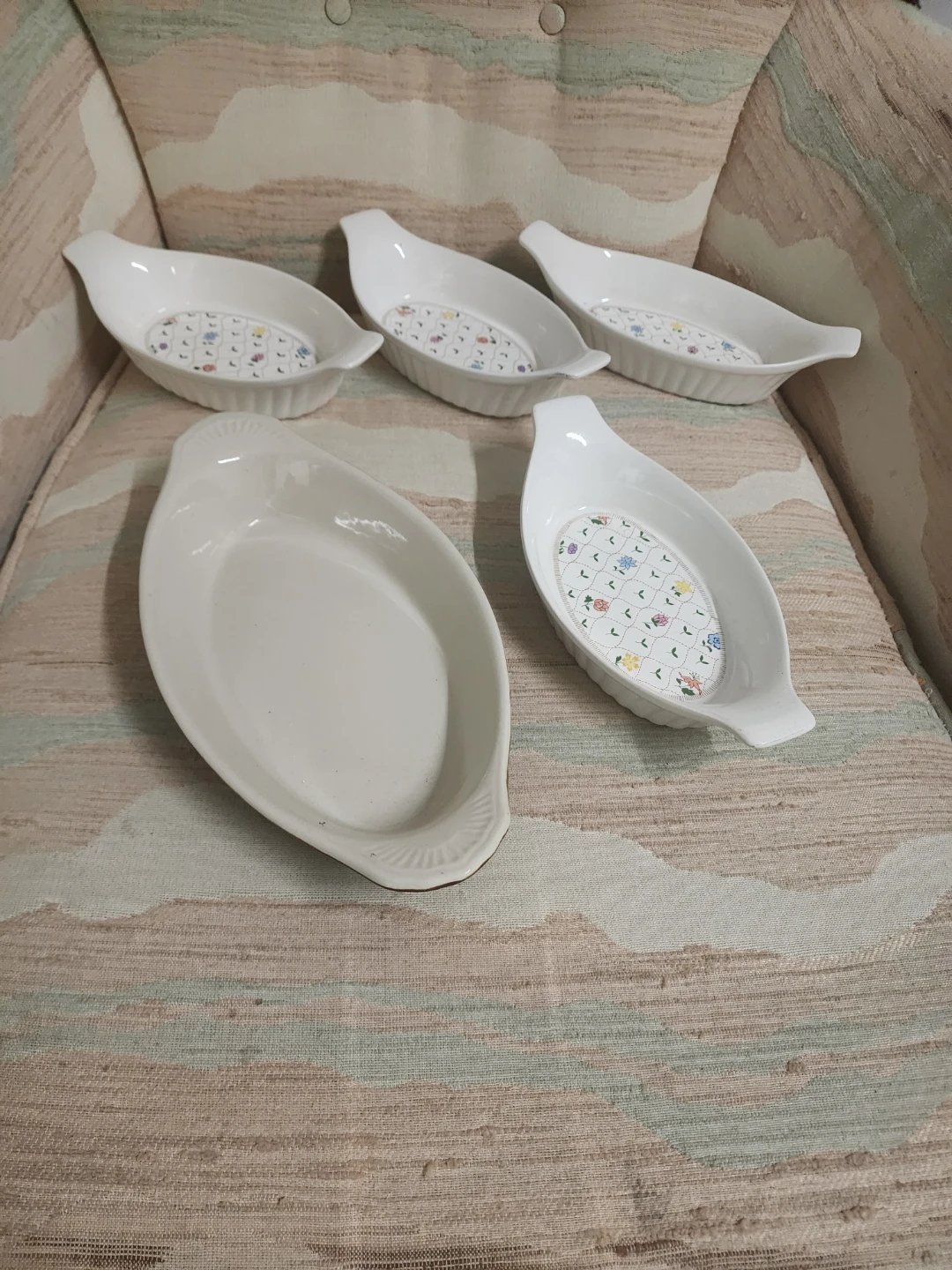 Set of 5 White Oval Baking Dishes with Floral Detail