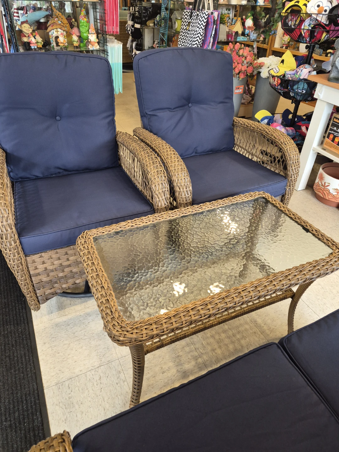 New 4 piece Wicker patio set with navy cushions - photo 3