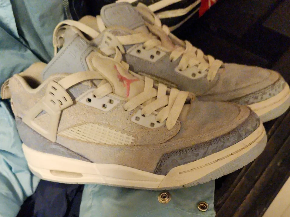 Air Jordan 4 Retro Sneakers 4.5y