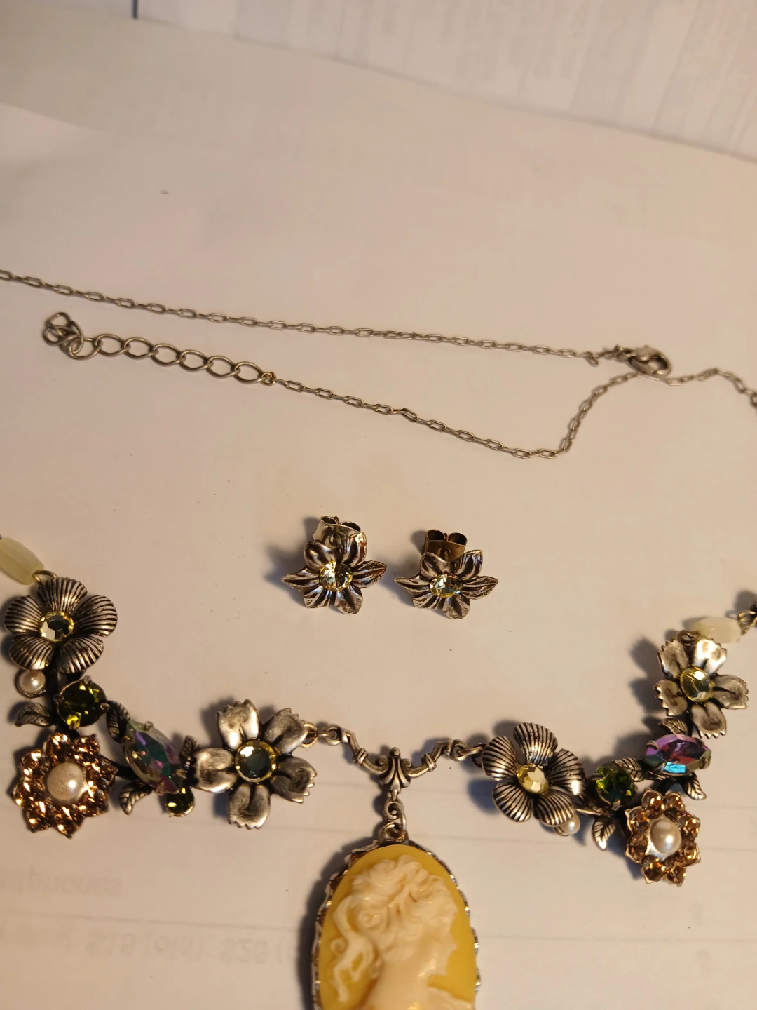 Cameo Necklace and Earrings Set - photo 3