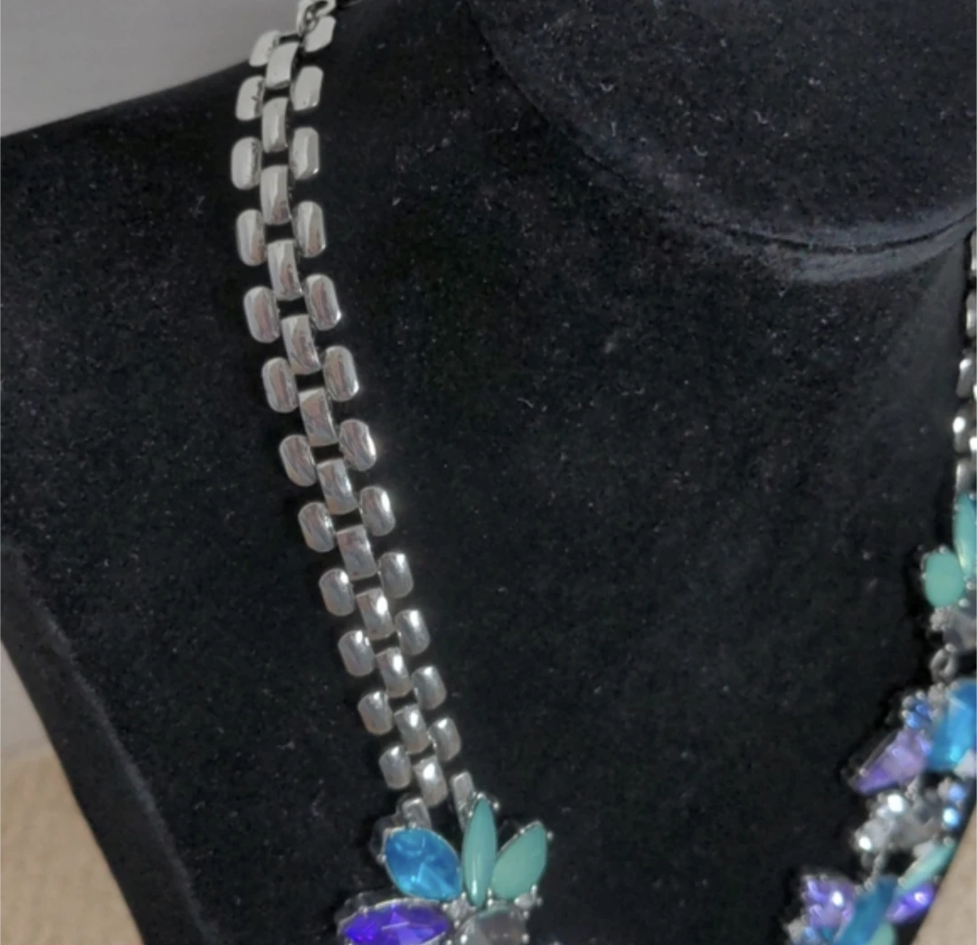 Statement Necklace and Earrings Set - photo 5