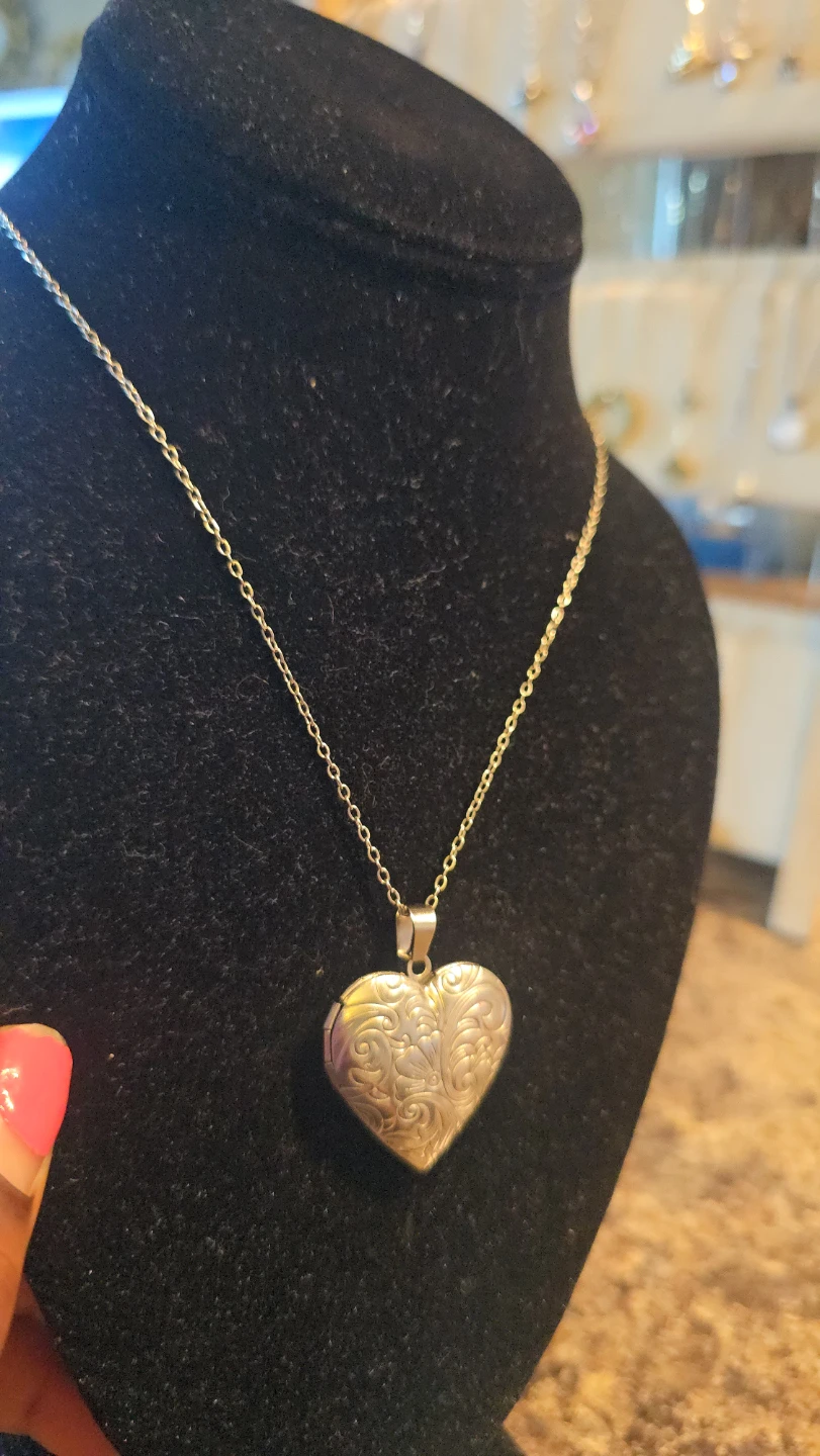 Heart Locket Necklace - photo 2
